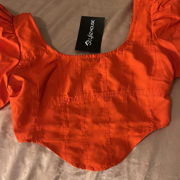 Orange v shape top - Picture 2 of 4